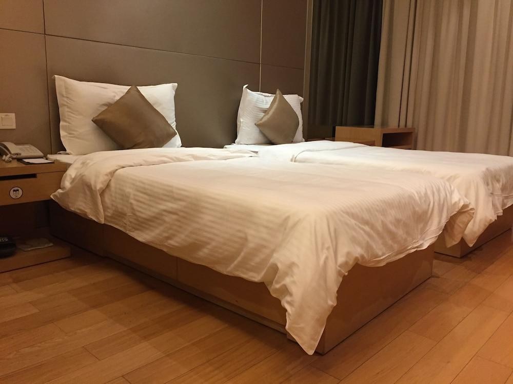 ESTAY RESIDENCE POLY WORLD TRADING CENTER photo 4