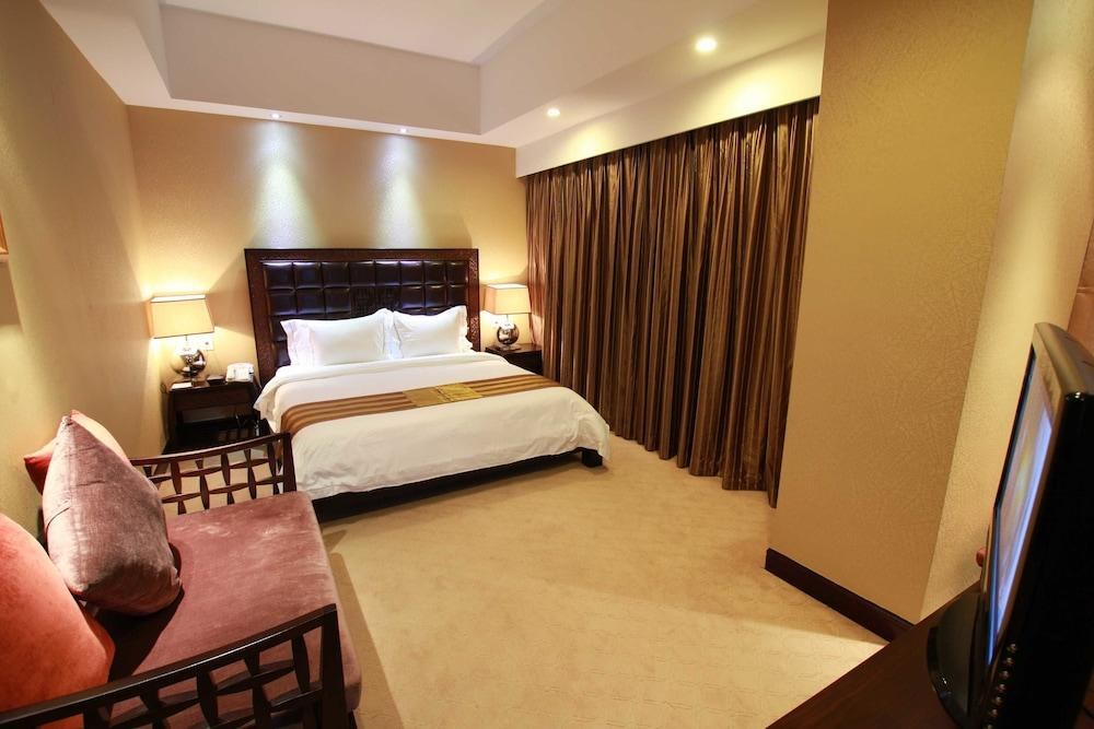 Fortune Hotel photo 3