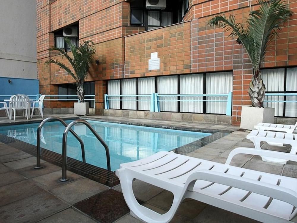 CHEVERNY APART HOTEL