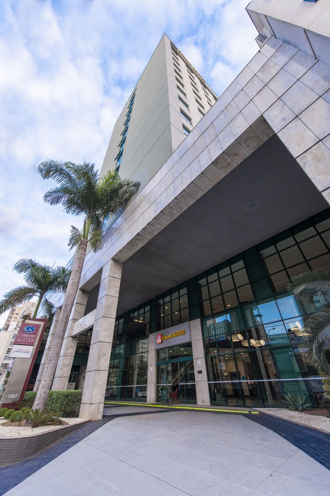 COMFORT SUITES VITORIA photo 1