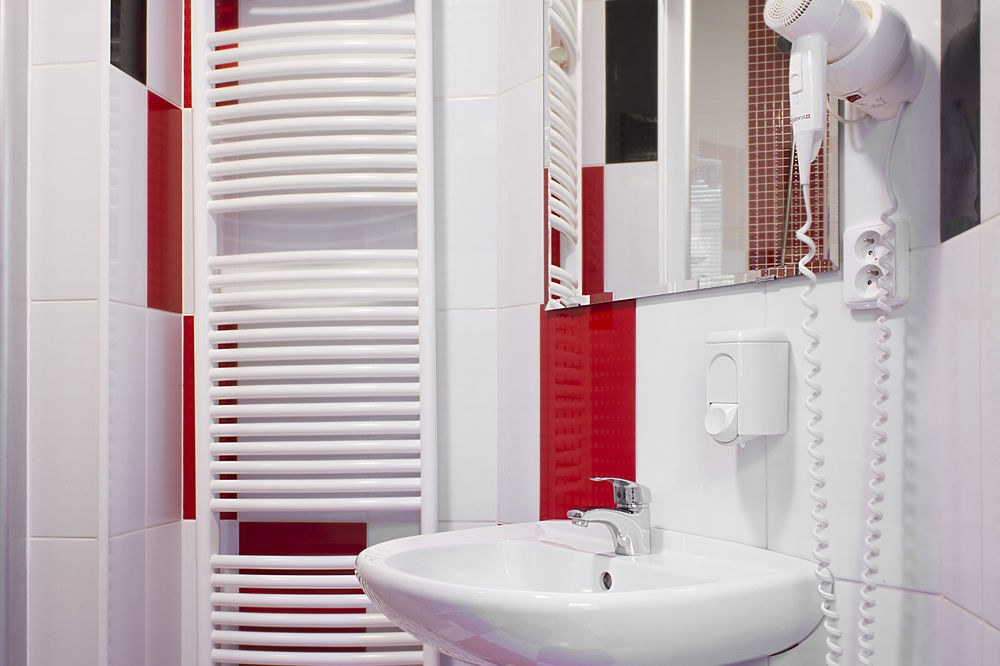 ROYAL COURT APARTMENTS photo 1