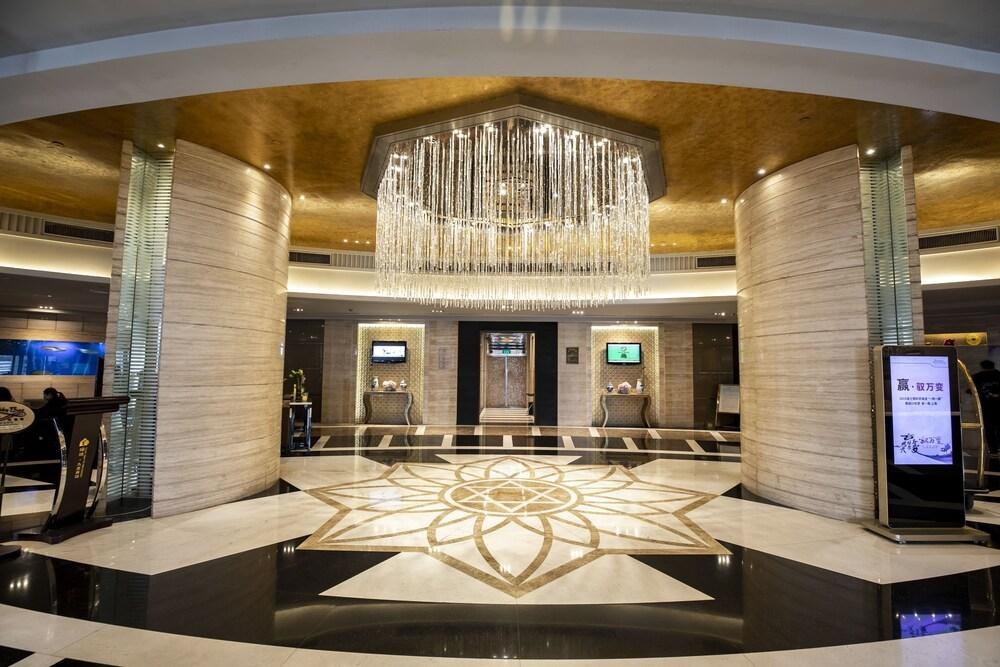 GREENLAND JIULONG HOTEL photo 2