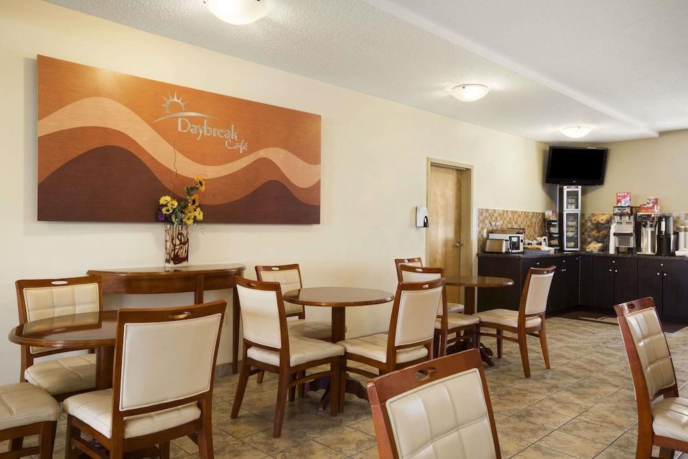 DAYS INN BONNYVILLE photo 2