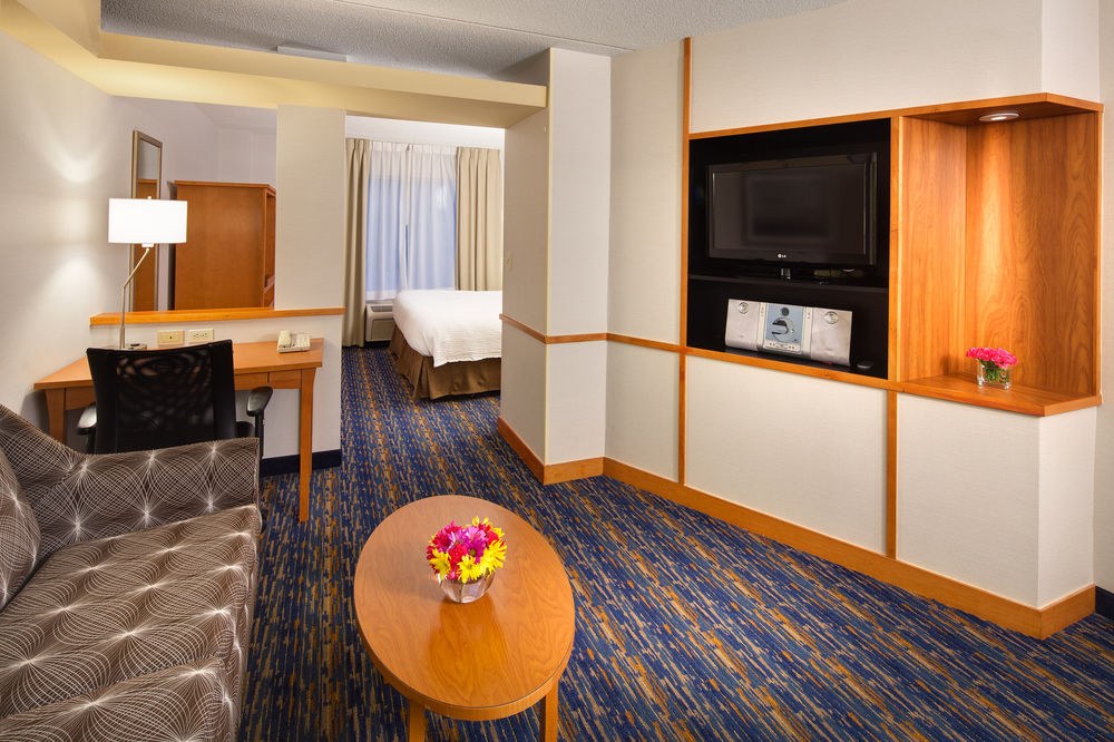 FAIRFIELD INN AND SUITES BY MARRIOTT BRAMPTON photo 2