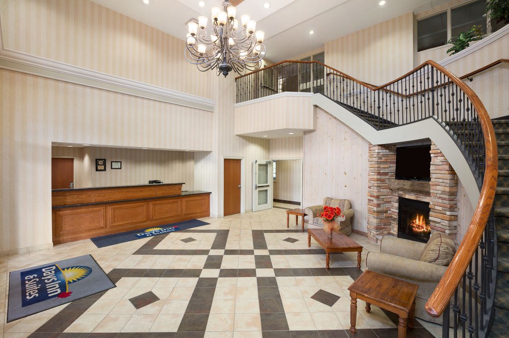 DAYS INN & SUITES BY WYNDHAM COLLINGWOOD