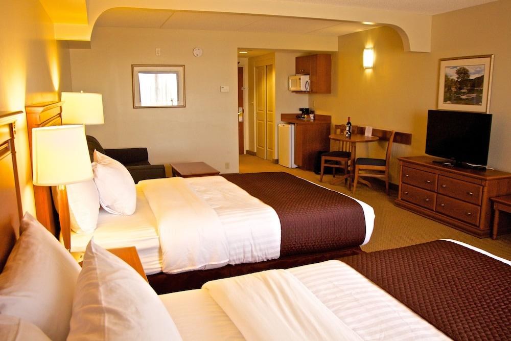 DAYS INN & SUITES BY WYNDHAM COLLINGWOOD photo 4