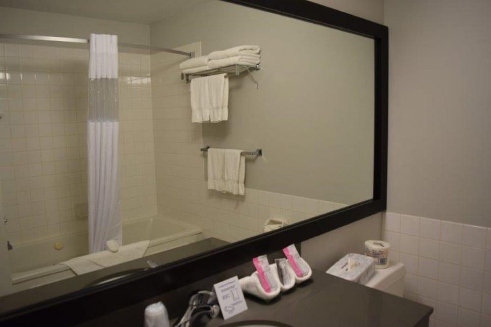 DAYS INN CANMORE photo 2
