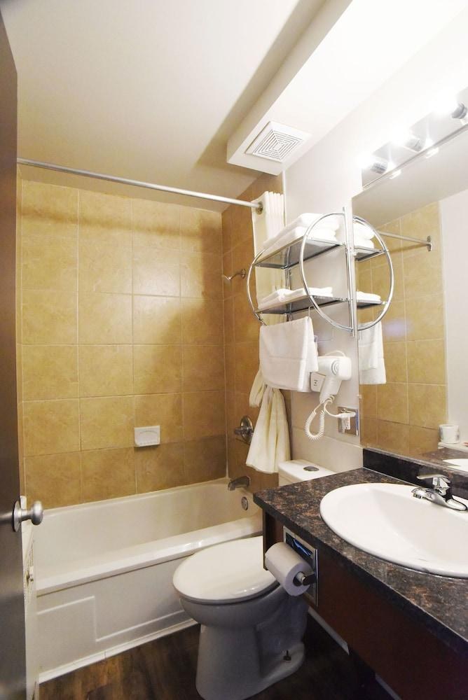 ECONO LODGE INN & SUITES DRUMHELLER photo 2