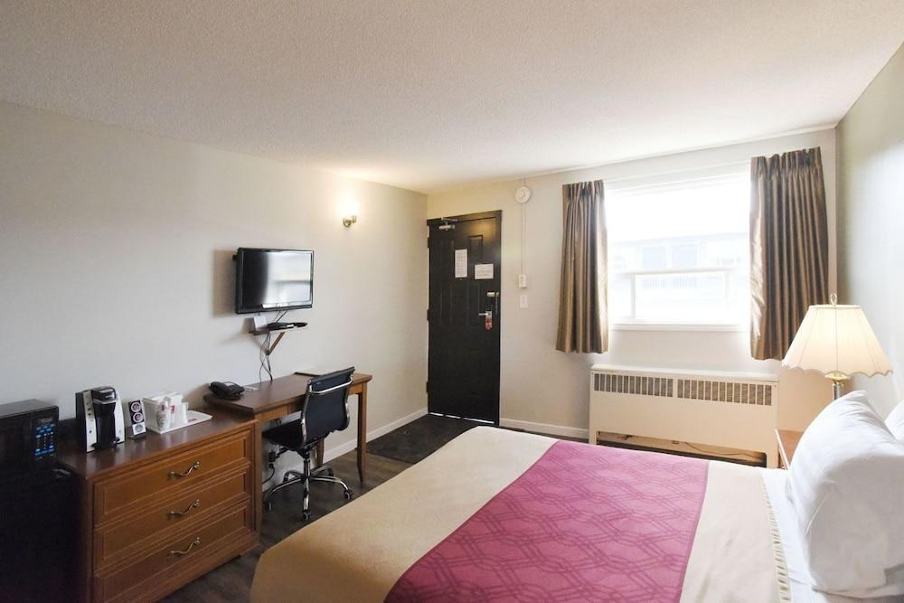 ECONO LODGE INN & SUITES DRUMHELLER photo 4