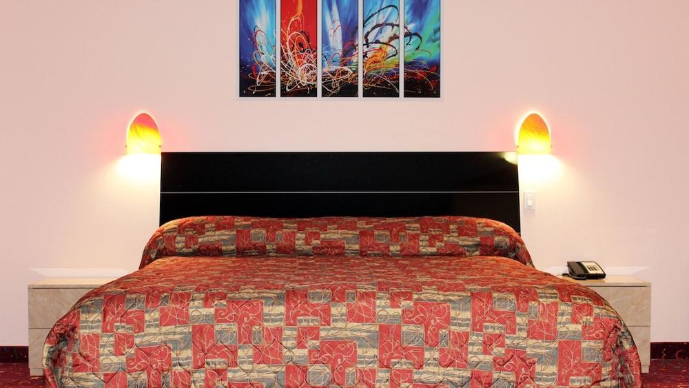 CRYSTAL STAR INN photo 2