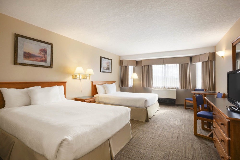 DAYS INN BY WYNDHAM HINTON