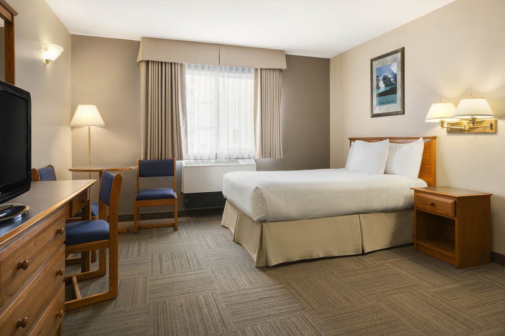 DAYS INN BY WYNDHAM HINTON photo 1
