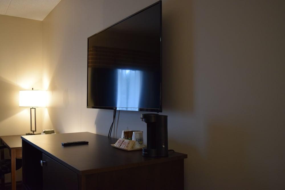 DAYS INN BY WYNDHAM LEAMINGTON photo 3