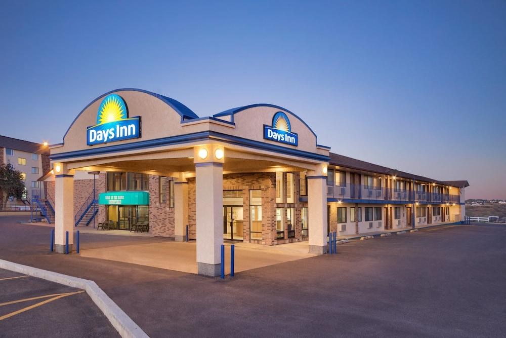 DAYS INN BY WYNDHAM LETHBRIDGE photo 3