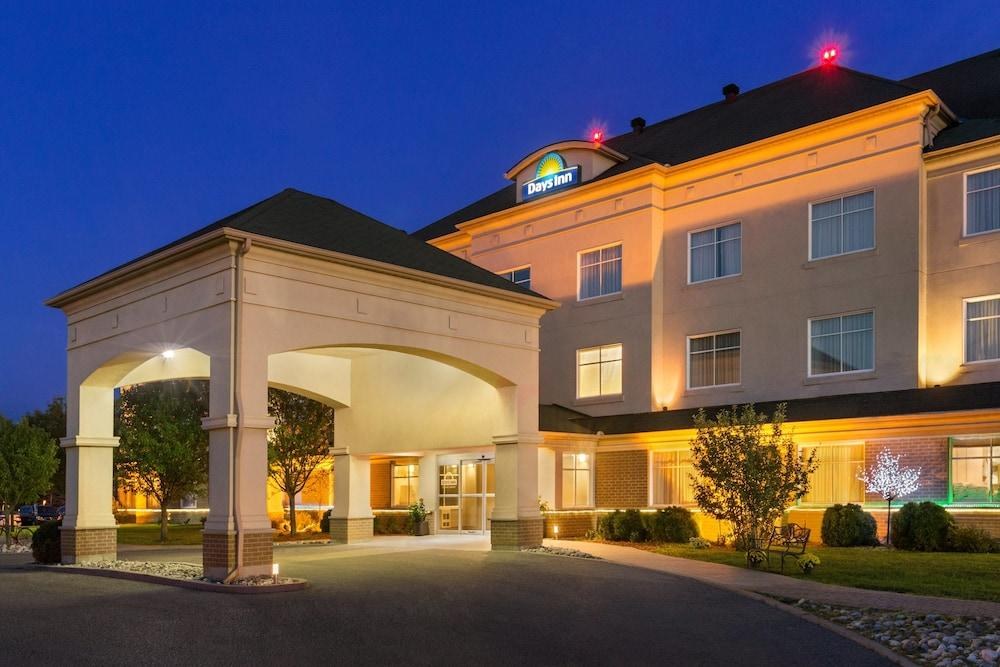 DAYS INN BY WYNDHAM OTTAWA AIRPORT