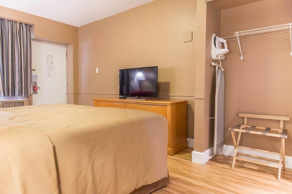 ECONO LODGE DOWNTOWN OTTAWA photo 4
