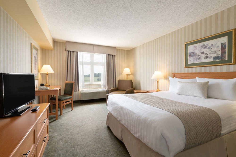DAYS INN - ORILLIA photo 1