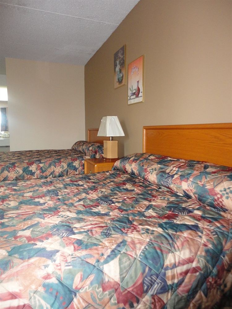 Diplomat Inn photo 1
