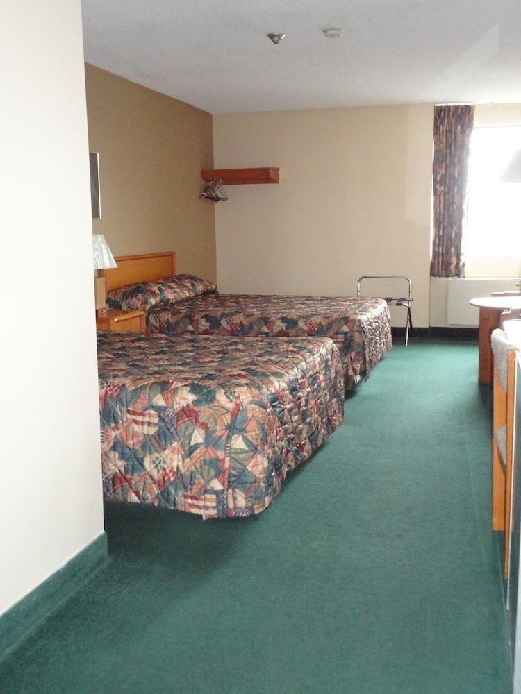Diplomat Inn photo 4