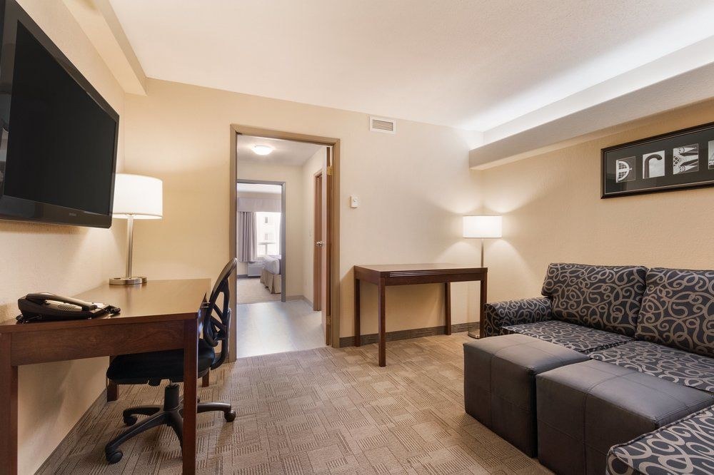 DAYS INN MEDICINE HAT photo 1