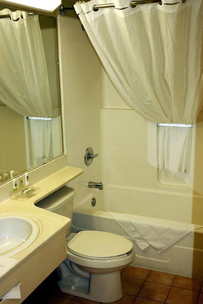 COUNTRY INN & SUITES BY CARLSON SASKATOON photo 3