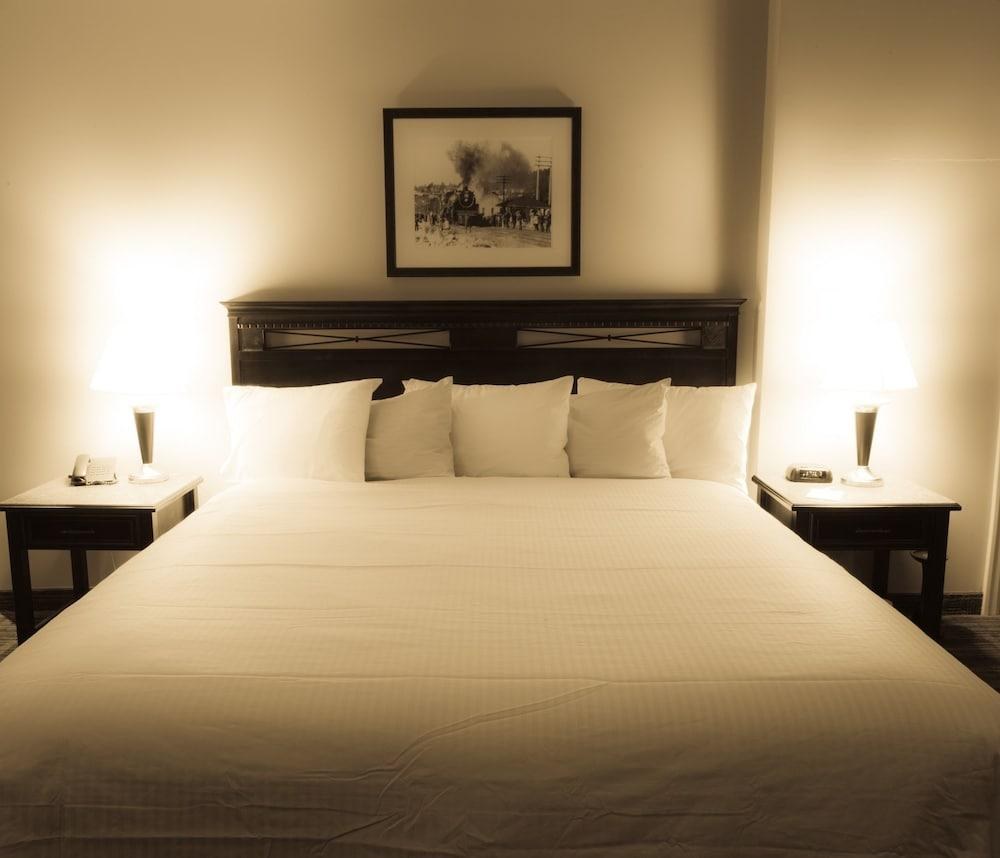 DAYS INN BY WYNDHAM SURREY photo 4
