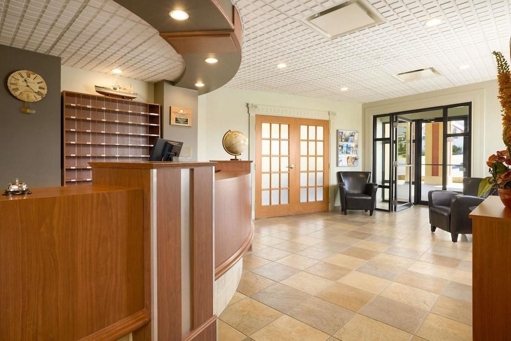 DAYS INN BY WYNDHAM RIVIERE-DU-LOUP photo 2