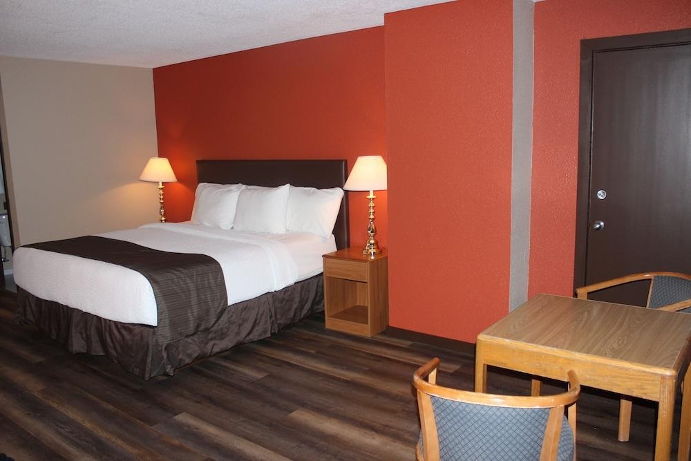 DAYS INN SWIFT CURRENT photo 2