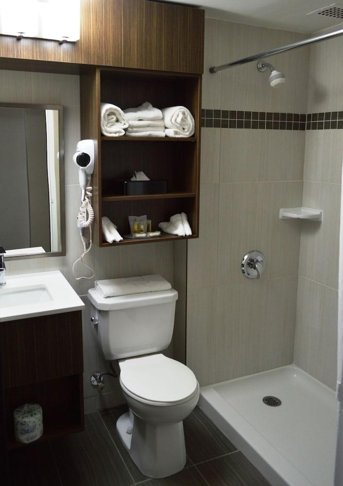 DAYS INN SUDBURY photo 2