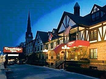 DRAWBRIDGE INN & SUITES photo 1