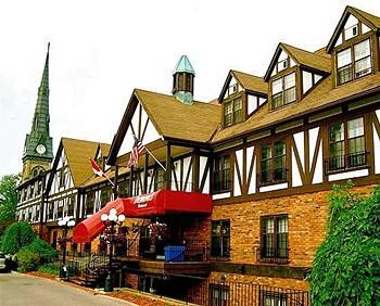 DRAWBRIDGE INN & SUITES photo 2