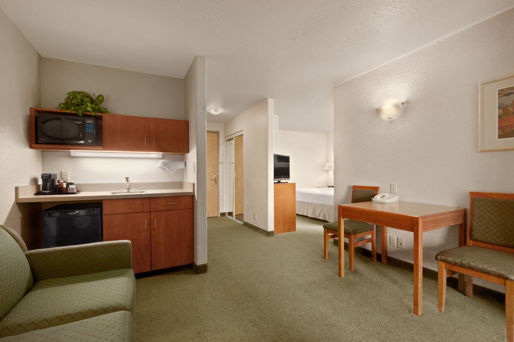 DAYS INN - RED DEER