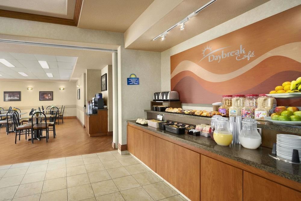 DAYS INN - RED DEER photo 4
