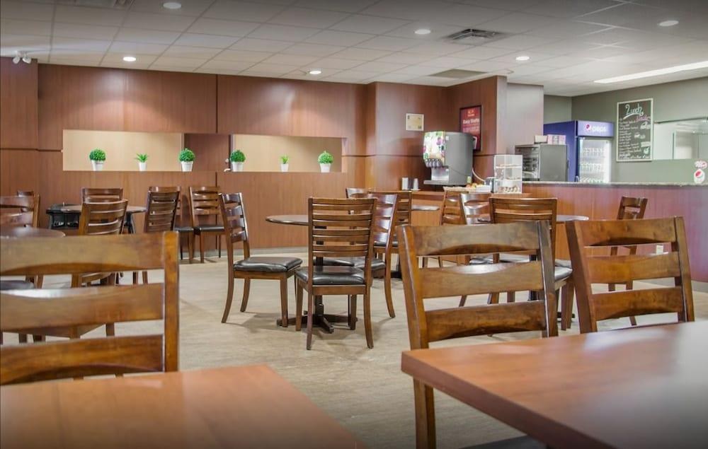 Econo Lodge photo 2