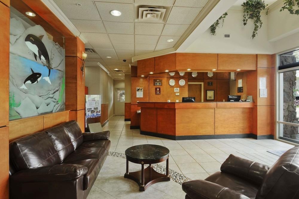 DAYS INN BY WYNDHAM VANCOUVER AIRPORT photo 1