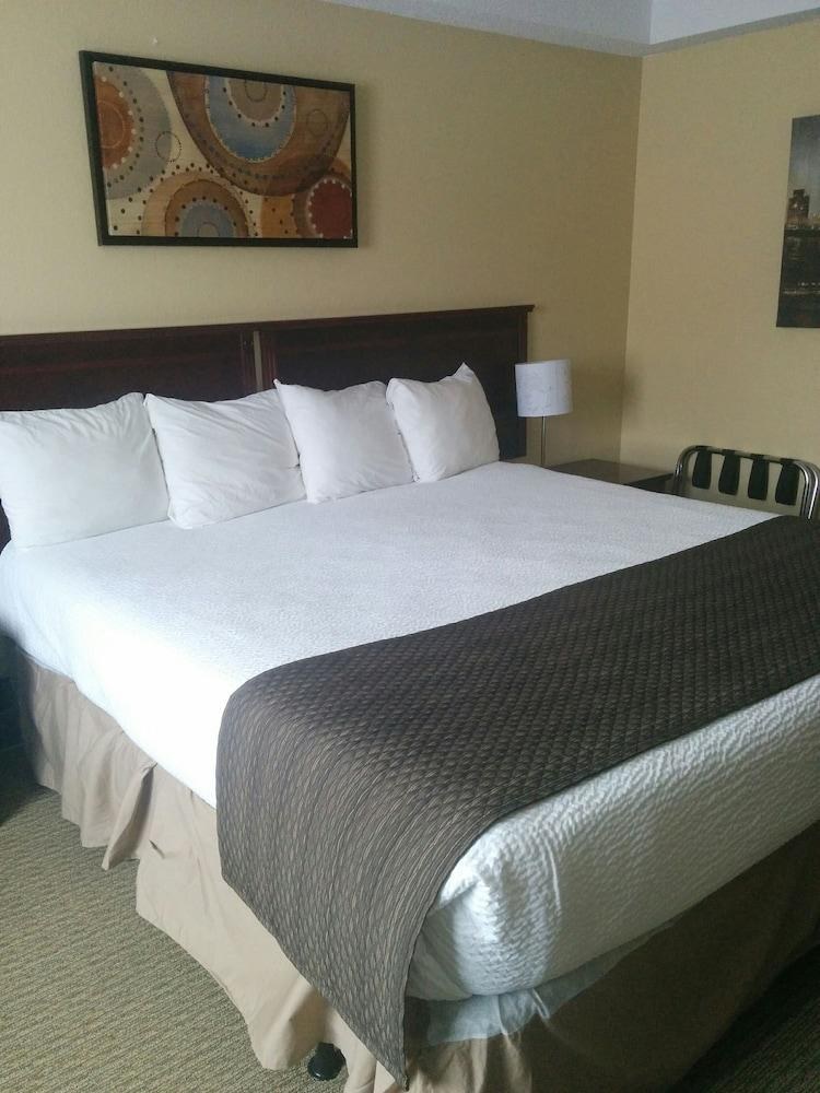 Days Inn Wallaceburg photo 3