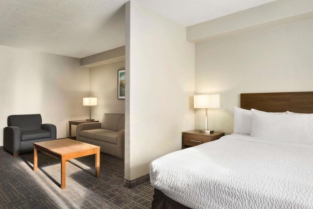 DAYS INN YORKTON photo 3