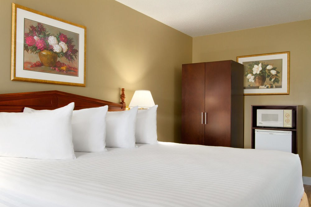 Days Inn by Wyndham Vernon photo 1