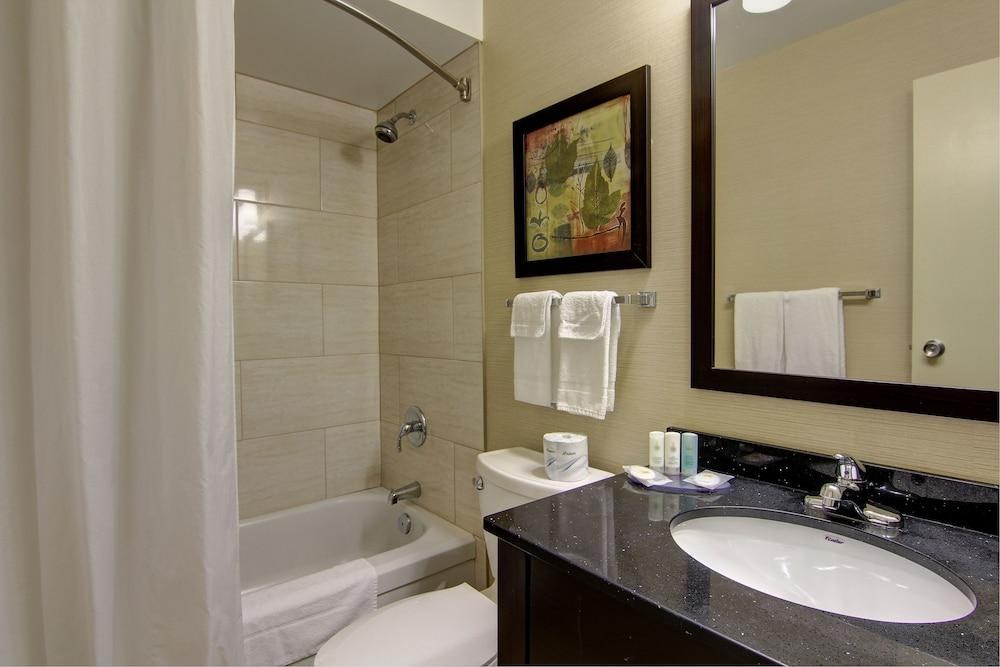 COMFORT INN SOUTH WINDSOR photo 3