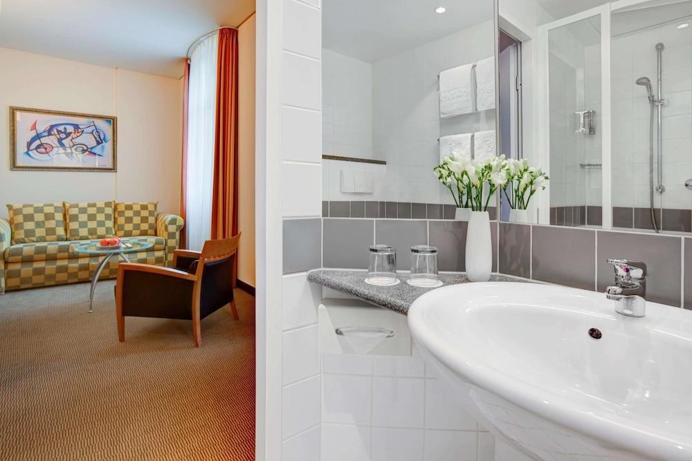 INTERCITYHOTEL BERLIN OSTBAHNHOF photo 2