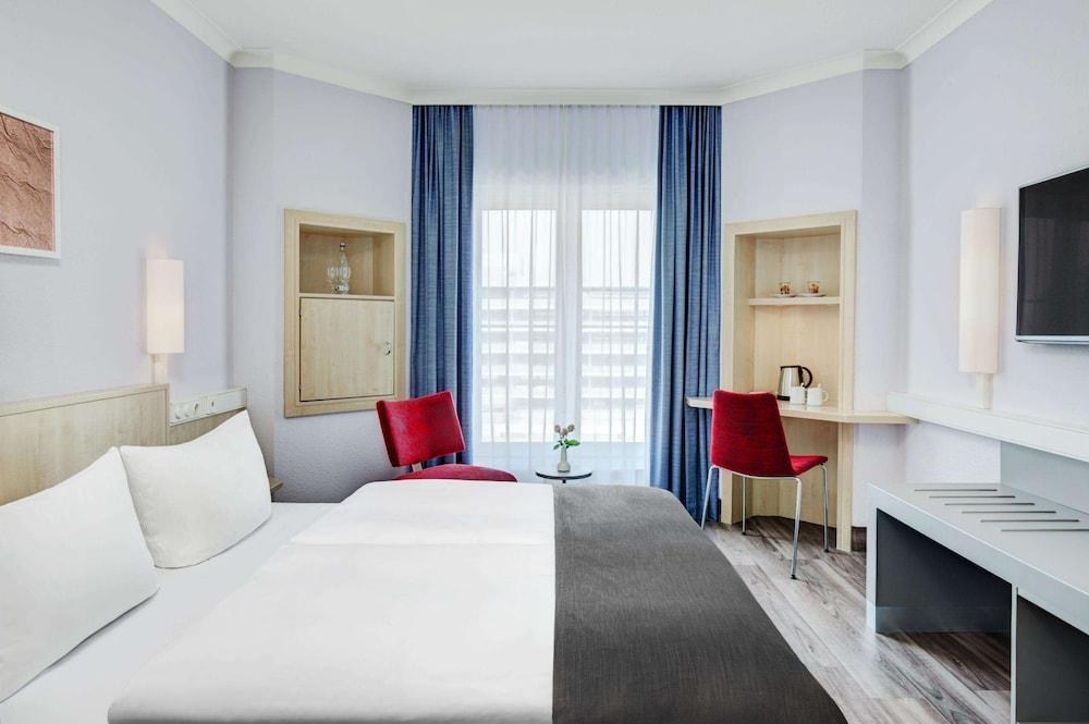 INTERCITYHOTEL HAMBURG-ALTONA photo 2
