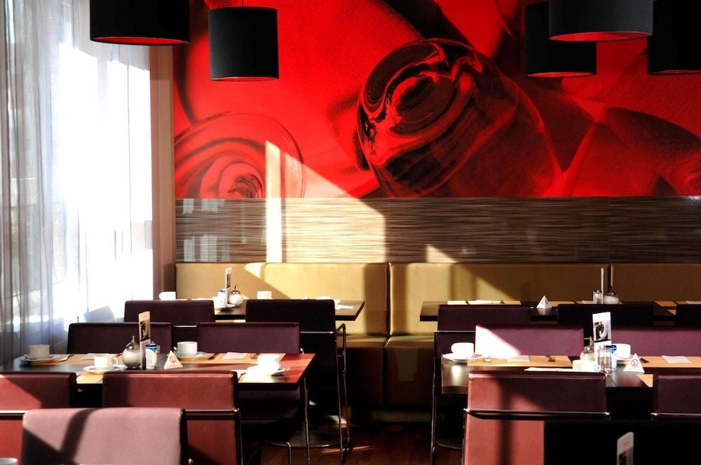 INTERCITYHOTEL HAMBURG-ALTONA photo 3