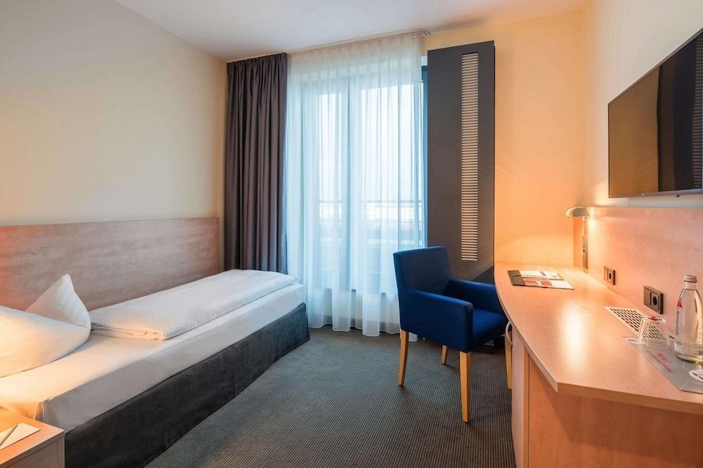 INTERCITYHOTEL HAMBURG HAUPTBAHNHOF photo 4