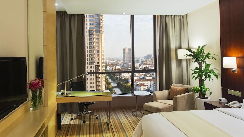 Holiday Inn Taicang City Centre photo 3
