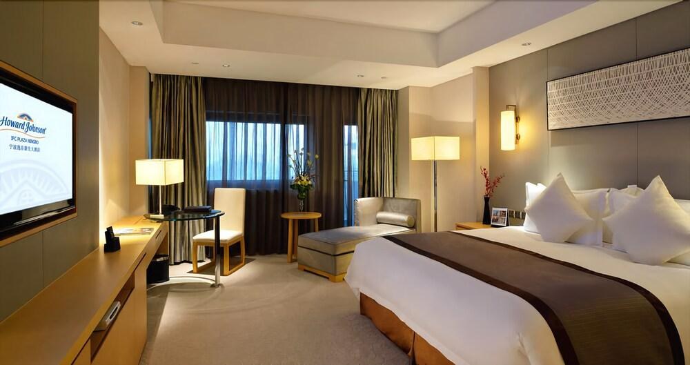 Howard Johnson IFC Plaza Ningbo photo 1