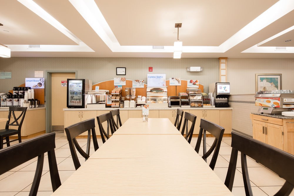 HOLIDAY INN EXPRESS  & SUITES DIEPPE AIRPORT photo 1