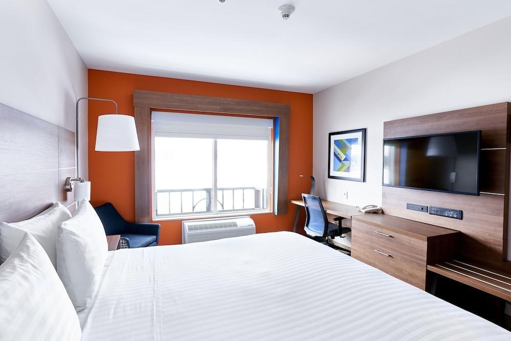 HOLIDAY INN EXPRESS  & SUITES DIEPPE AIRPORT photo 2