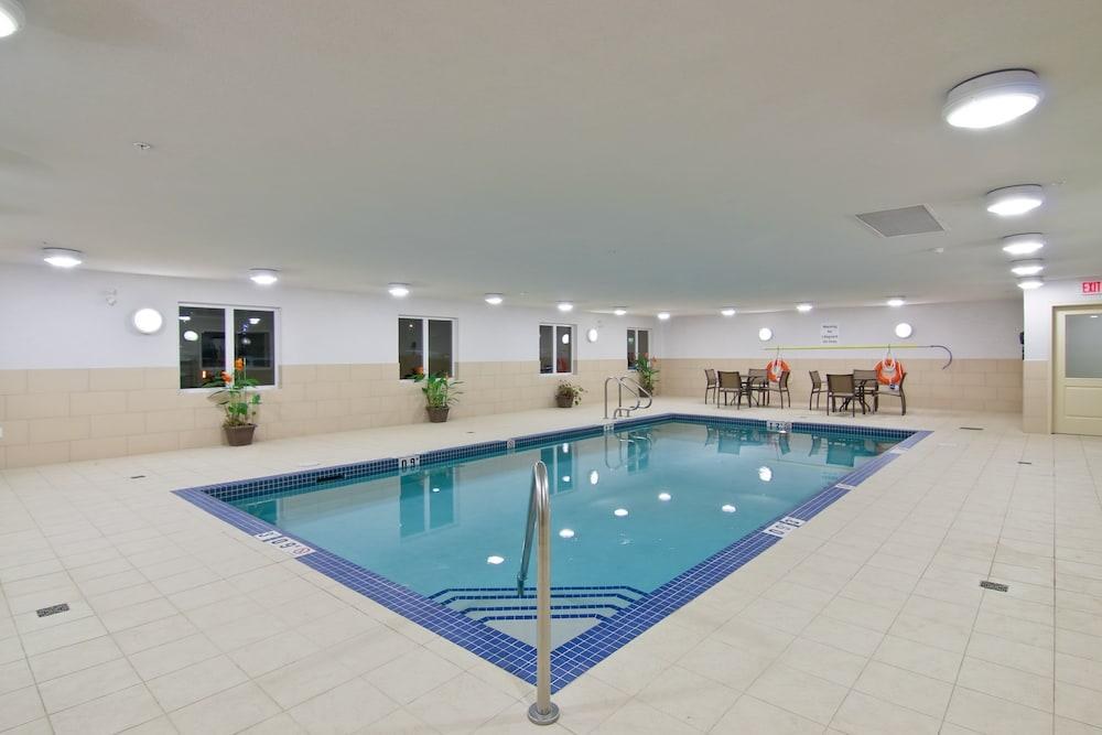 Wingate by Wyndham Fort Saskatchewan photo 4