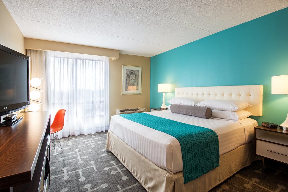 HOWARD JOHNSON PLAZA BY WYNDHAM BY THE FALLS NIAGARA FALLS