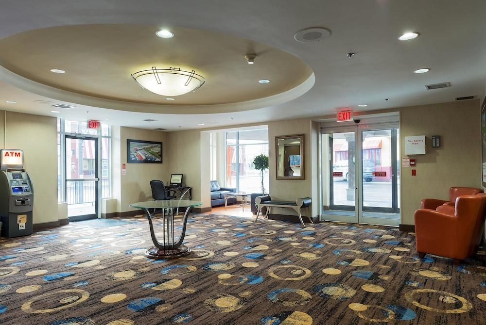 HOWARD JOHNSON PLAZA BY WYNDHAM BY THE FALLS NIAGARA FALLS photo 3